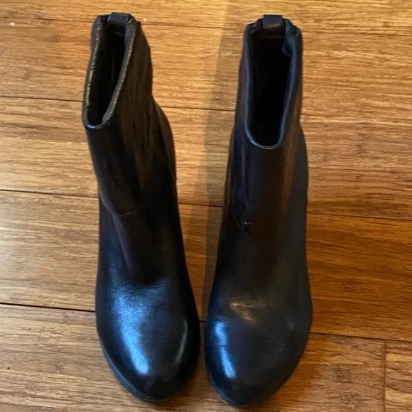 Black BCBG Generation Leather Booties - Picture 4 of 8